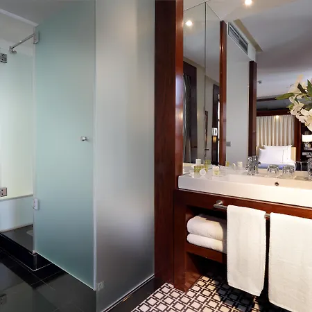 Eurostars Gran Via Hotel 5*
