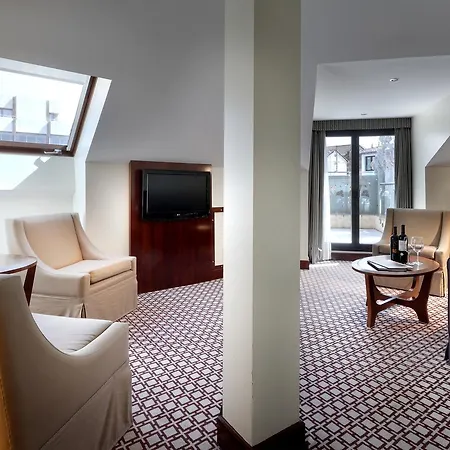 Hotel Eurostars Gran Via 5*